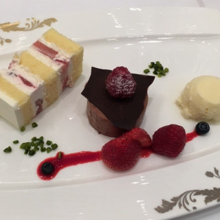チョコレートムースが濃厚で美味しかったです。