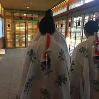 挙式会場へすすむ道。
