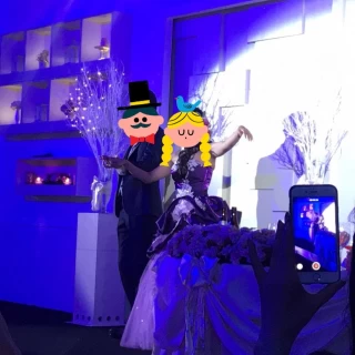 会場も光で色々出来ます。