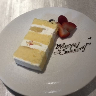 全てオーダー正式でウェディングケーキが作れるのが嬉しい