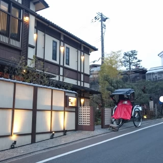 夕暮れ時からライトアップされるようです。