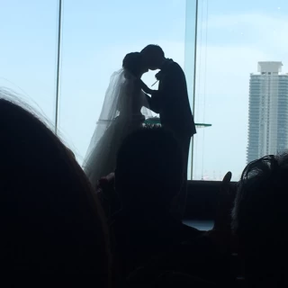 誓いのキス 逆光でした