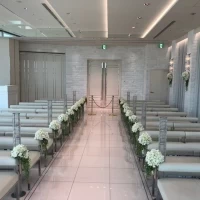 白を貴重とした素敵なチャペル