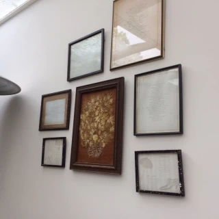 飾られてある絵もお洒落