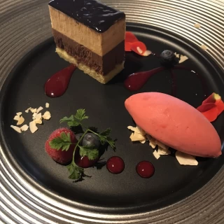 デザートのケーキです。美味しかったです。