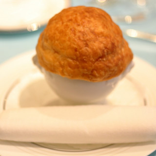 割るとスープが。味も美味しく楽しめました。