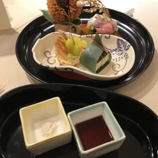 お造りです。見た目もキレイで、うっとり！