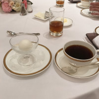 デザートはアイスと、コーヒーです。デザートもう少し欲しいな