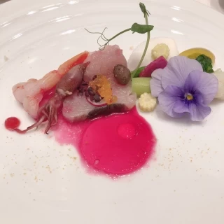 カラフルな色合いの前菜