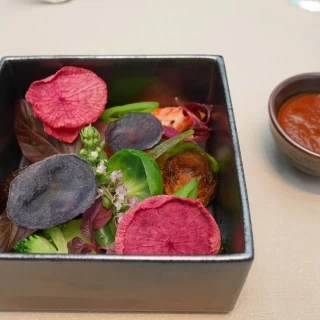 前菜 バーニャカウダ 色々な食感がおいしかったです