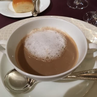 お野菜のスープですが、カプチーノ風です。