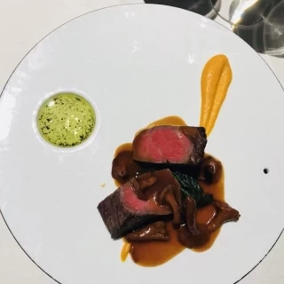 メイン
