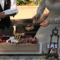 紙粘土でミニチュアウェディングケーキも作りました。