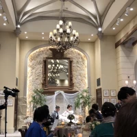 天井が高く広々とした会場です。