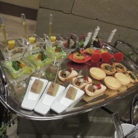ゲストの待ち合い室の軽食です。みんな喜んでくれました。