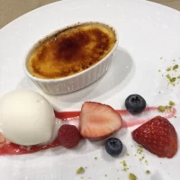 コース料理のデザートです。