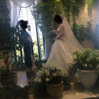 演出用でチャペル横に花嫁と母のロードがあります。