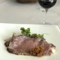 ローストビーフカットしたお肉はゲスト全員に！