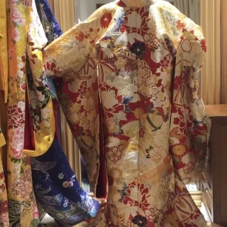 色打掛 試着  全刺繍で華やか
