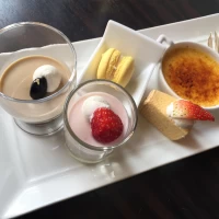 デザートブュッフェを試食しました。