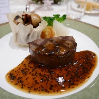 メインの肉