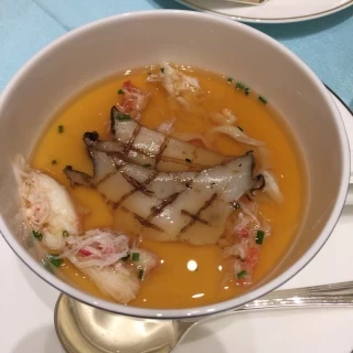 スープ。洋風のあんかけ茶碗蒸しのような感じでした。
