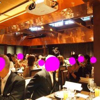 会場の雰囲気
銅が光を反射して、独特な空間に