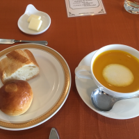 試食会にて、かぼちゃのスープとパン