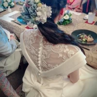 テーブル装花に合わせたヘッドアクセでした。