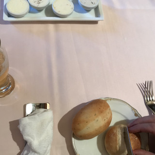 4種類から選べるバターはトリュフバターがおススメです。