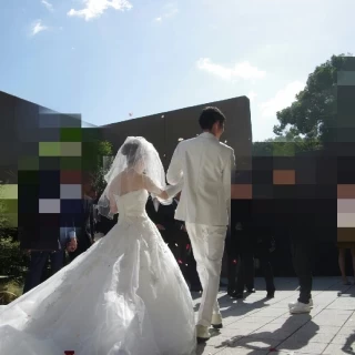 挙式後のフラワーシャワー