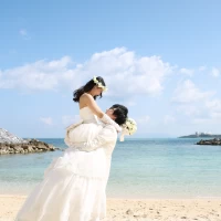 ドレスでの持ち上げも、スタッフの方がフォローしてくれます
