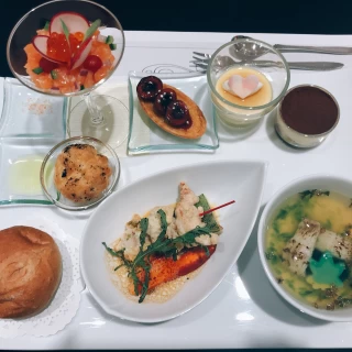 試食のお料理。味も見た目の◎。
デザートも豊富でした！
