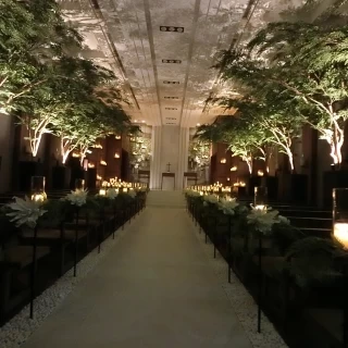 表参道の並木道をイメージしたチャペル