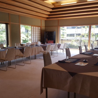 渭水苑の会場です。椅子タイプなので足の悪い方も大丈夫です。