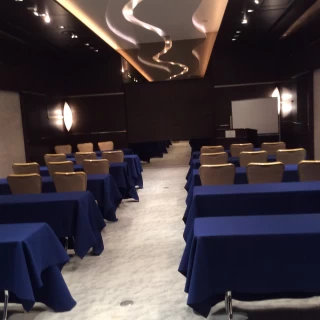 会場