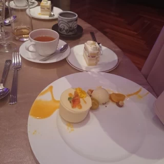 デザートとウェディングケーキ