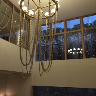 チャペル前階段ロビー
