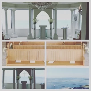 大きな窓から見える海は最高。ベンチも可愛かったです。