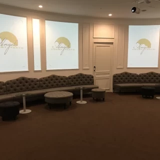 挙式会場前の控え室