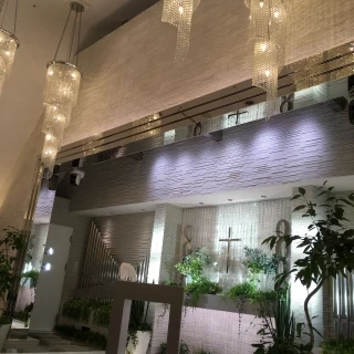 明るくて綺麗です。また、とても広々としていました。