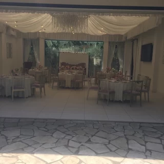 ガーデンパーティのできる会場