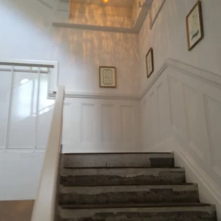 美術館のような雰囲気抜群の会場です