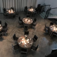 シックな会場