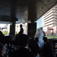 馬車での登場