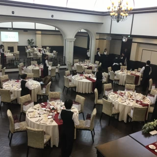 天井が高く、広々とした会場です