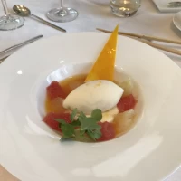 デザートは特においしかったです！オレンジソースがのってる