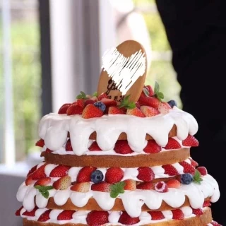 オーダーしたネイキッドケーキ