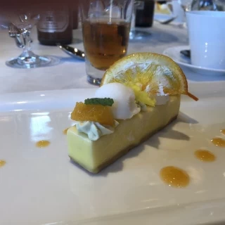 こちらは披露宴のコース料理のデザート