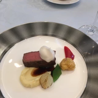 あっさりした鹿肉のような牛肉